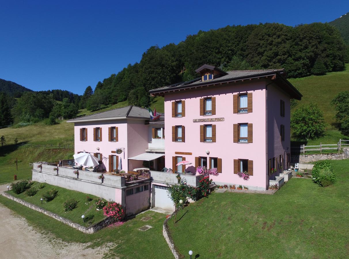 Albergo Alpino Da Tullio Avio Exterior photo
